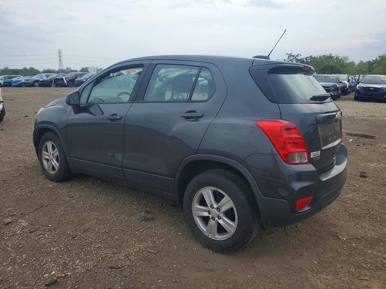 2019 CHEVROLET TRAX LS photo 3