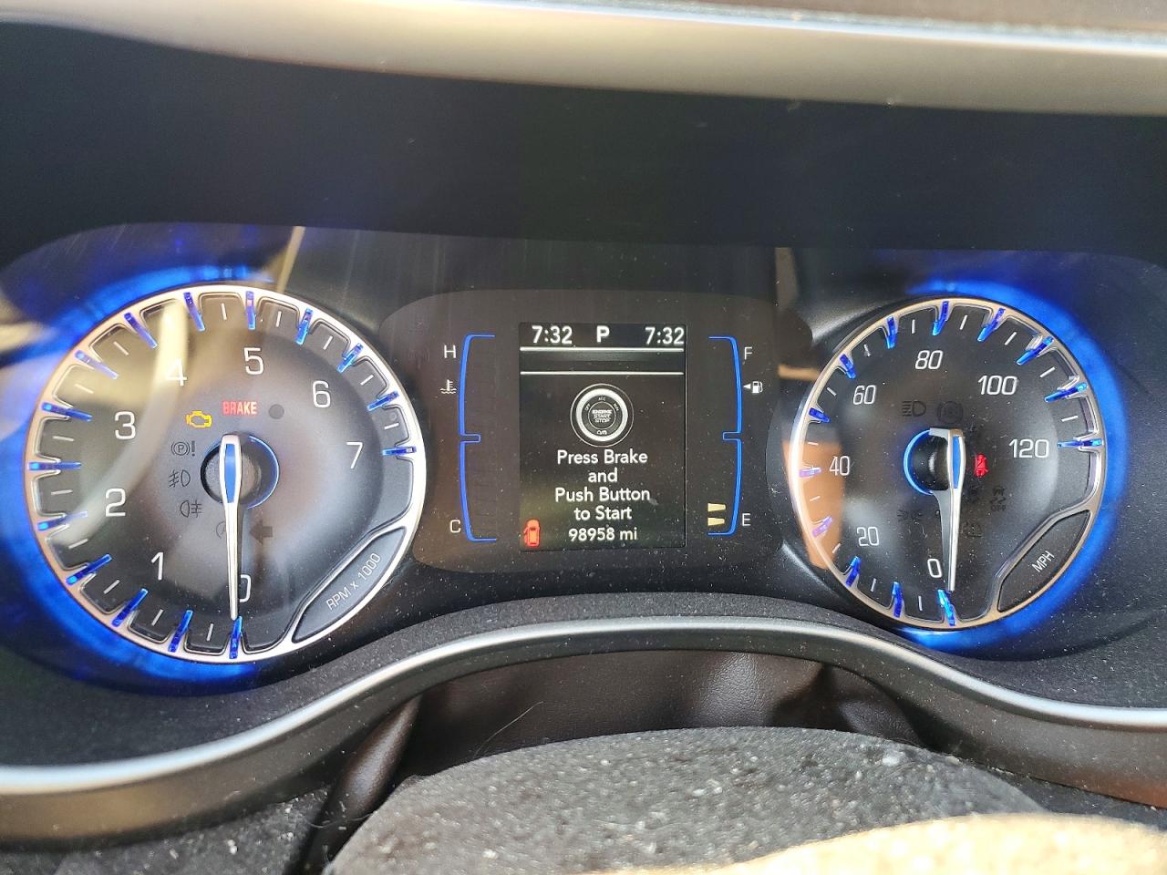 2019 CHRYSLER PACIFICA TOURING L photo 17