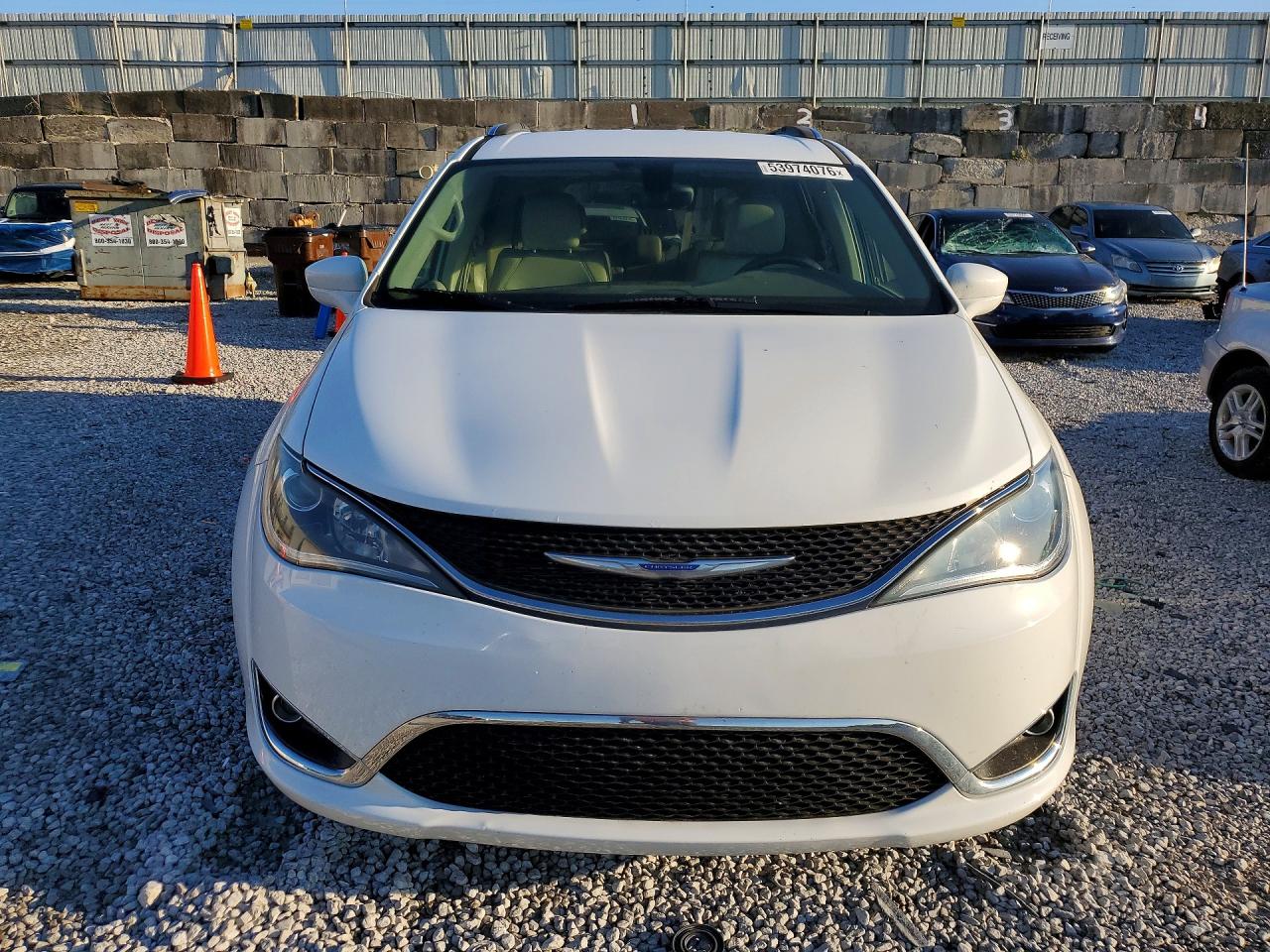 2019 CHRYSLER PACIFICA TOURING L photo 9