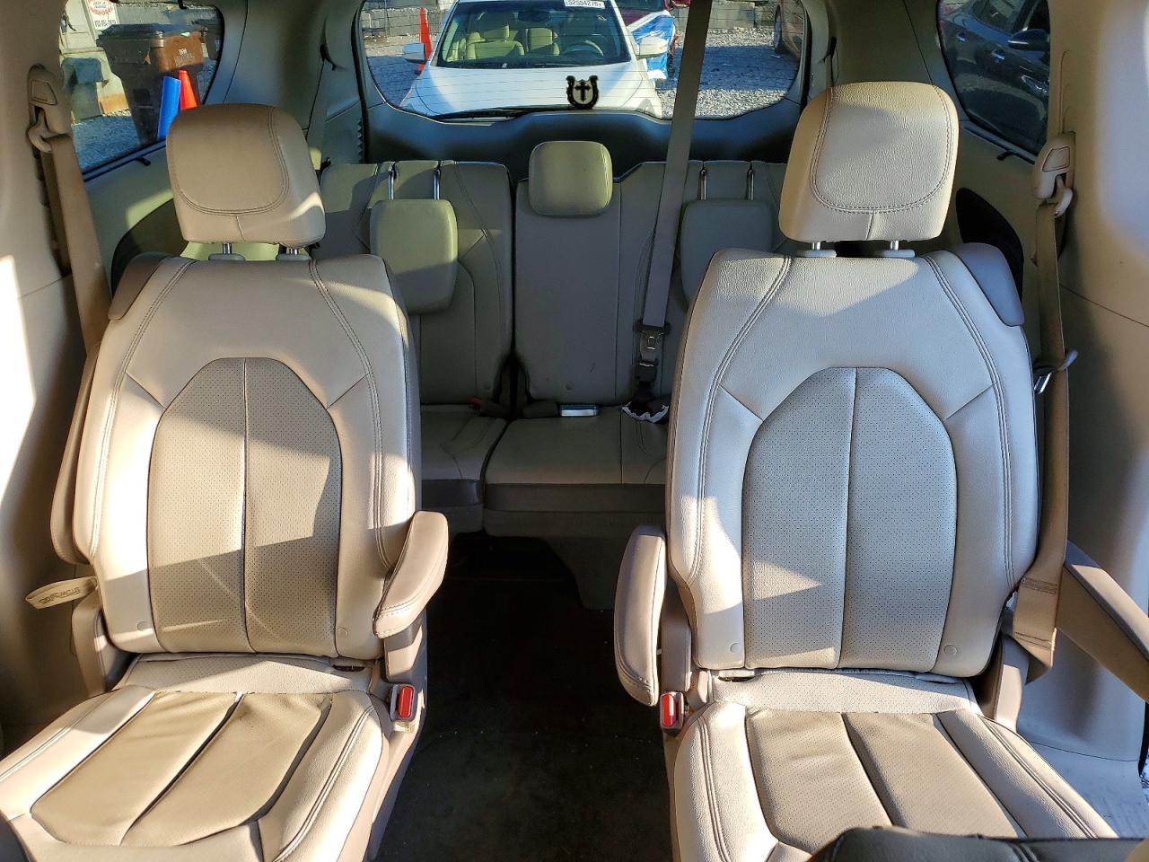 2019 CHRYSLER PACIFICA TOURING L photo 19