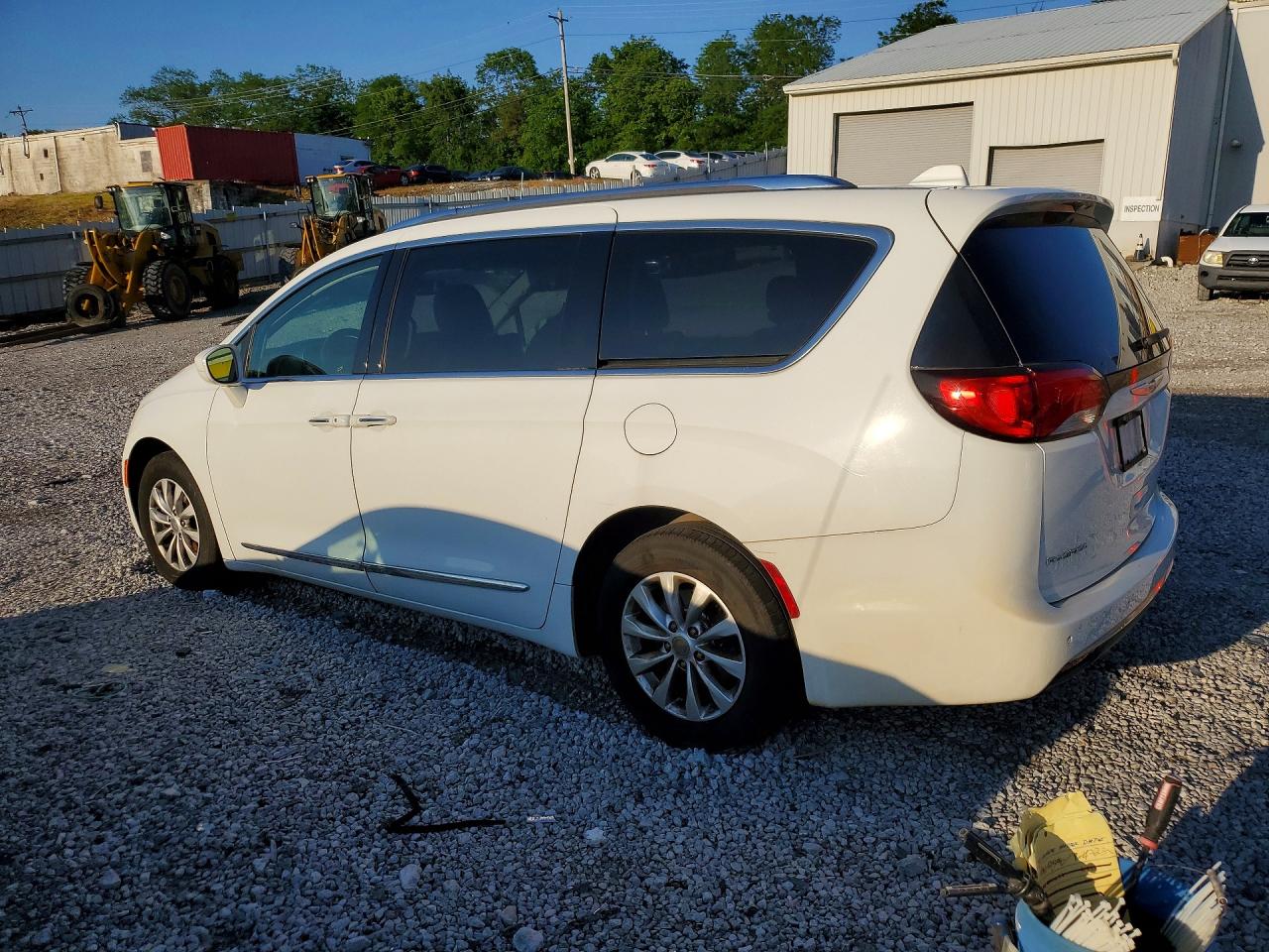 2019 CHRYSLER PACIFICA TOURING L photo 3