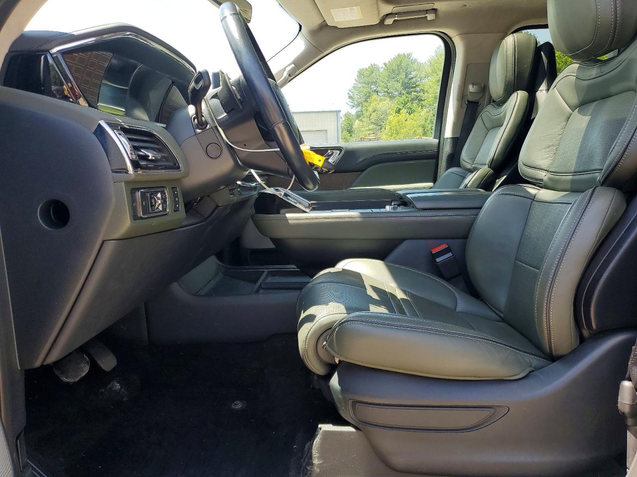 2022 LINCOLN NAVIGATOR BLACK LABEL photo 7