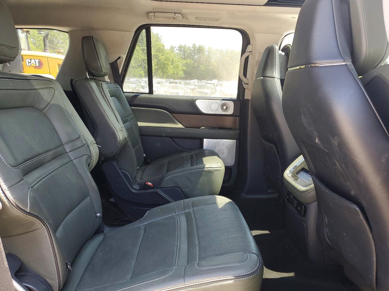 2022 LINCOLN NAVIGATOR BLACK LABEL photo 11