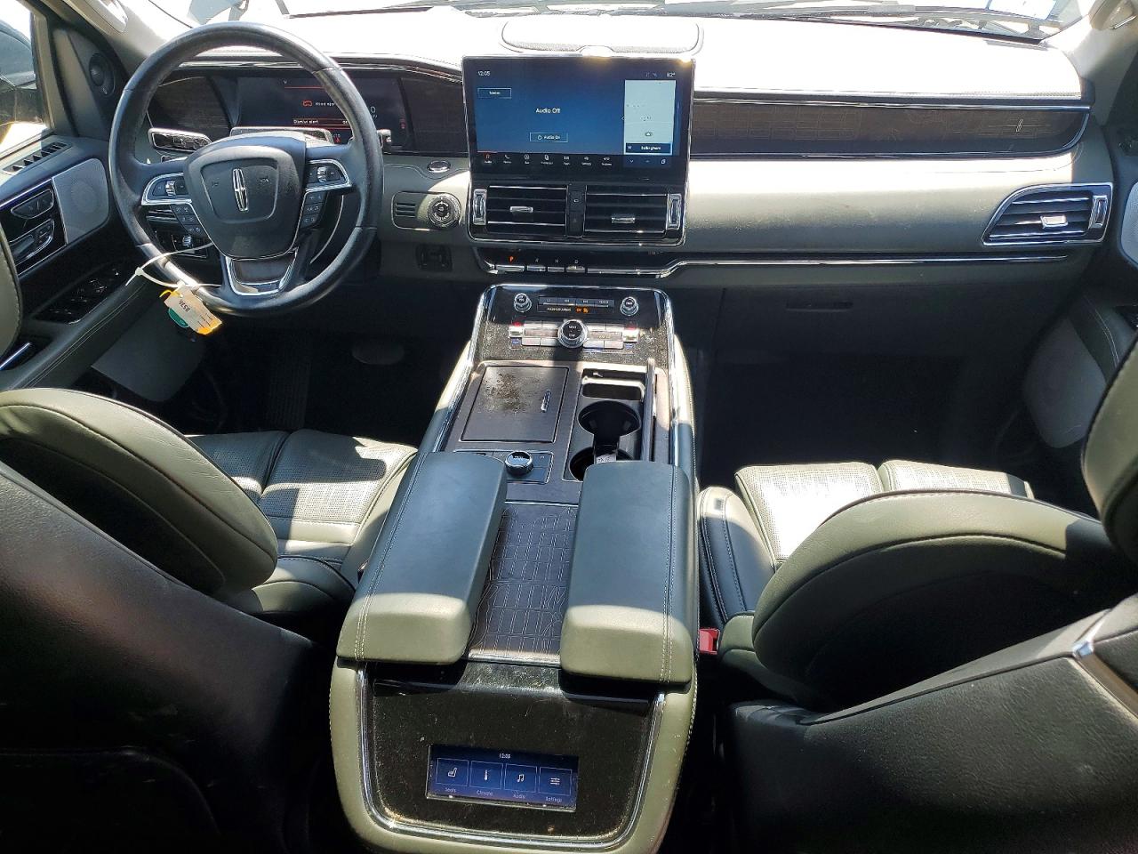 2022 LINCOLN NAVIGATOR BLACK LABEL photo 8