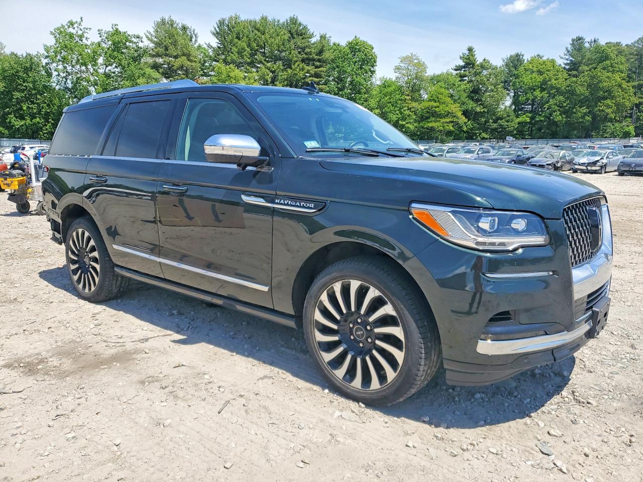 2022 LINCOLN NAVIGATOR BLACK LABEL photo 4