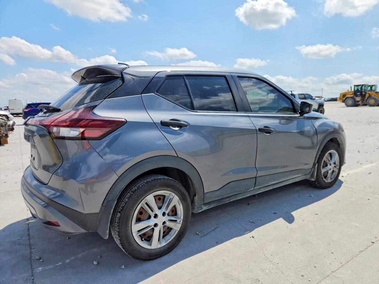 2021 NISSAN KICKS S photo 5