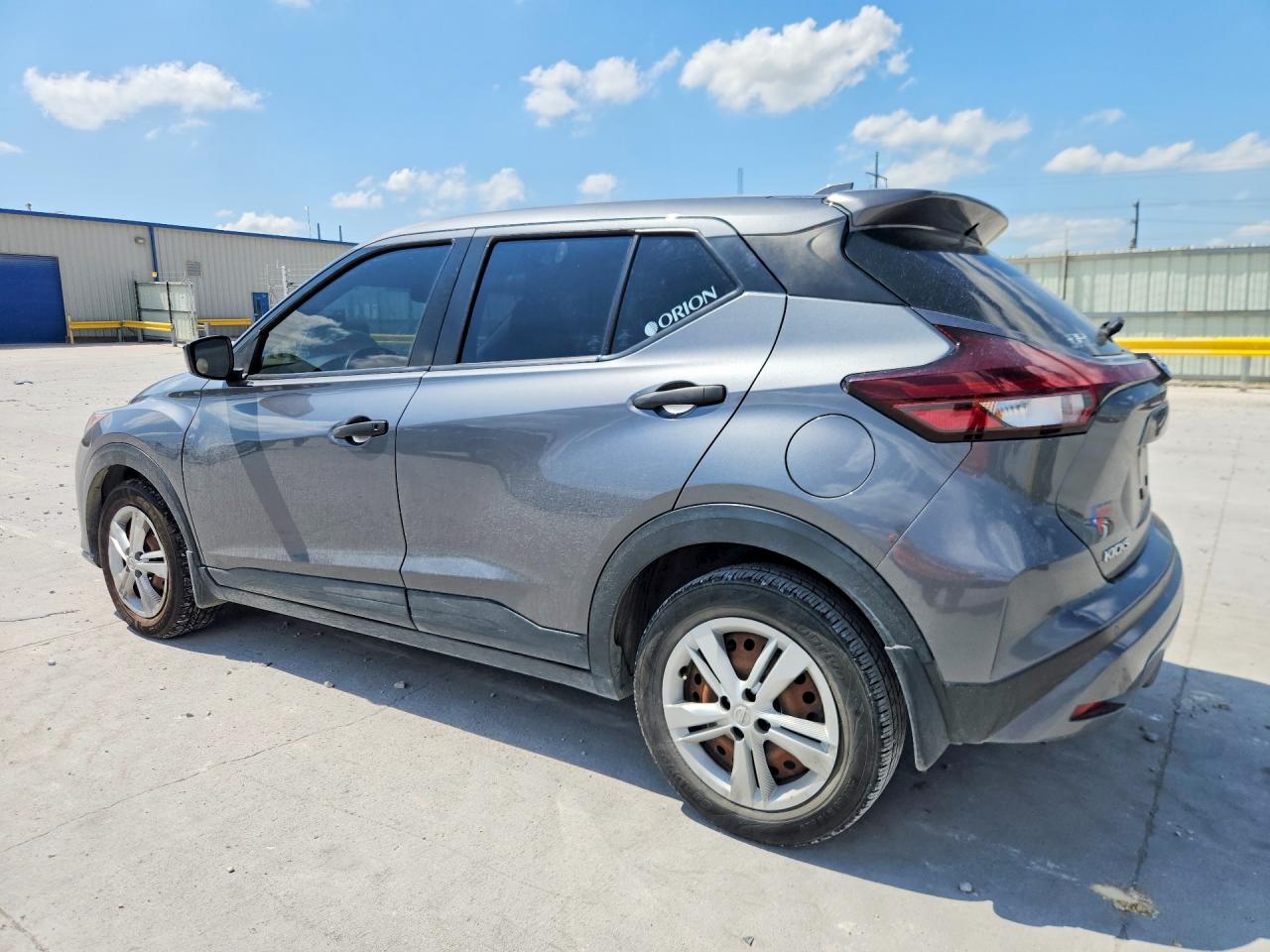 2021 NISSAN KICKS S photo 3