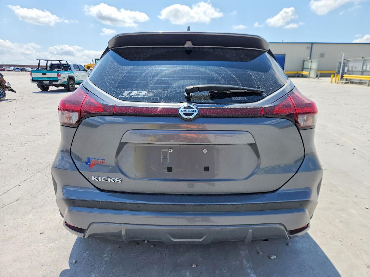 2021 NISSAN KICKS S photo 11