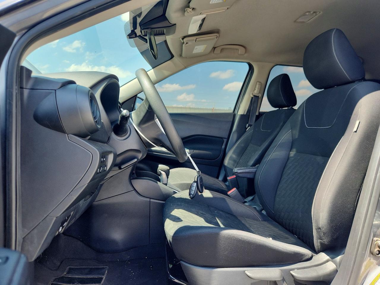 2021 NISSAN KICKS S photo 13