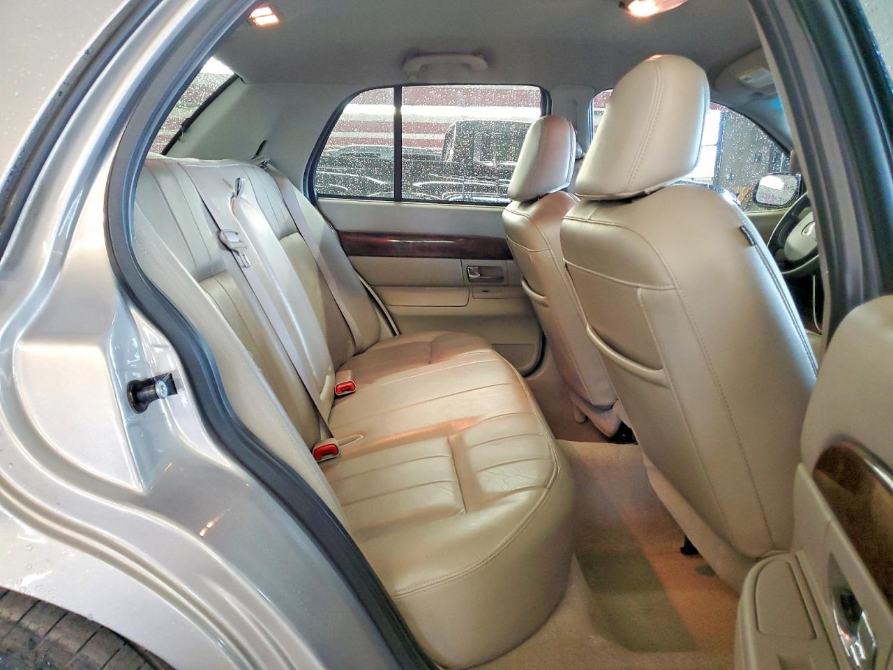 2010 MERCURY GRAND MARQUIS LS photo 10