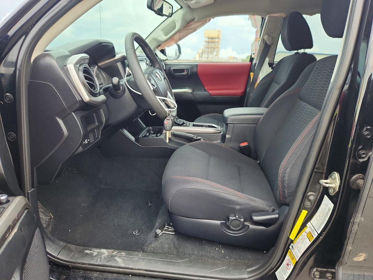 2017 TOYOTA TACOMA SR5 V6 photo 13