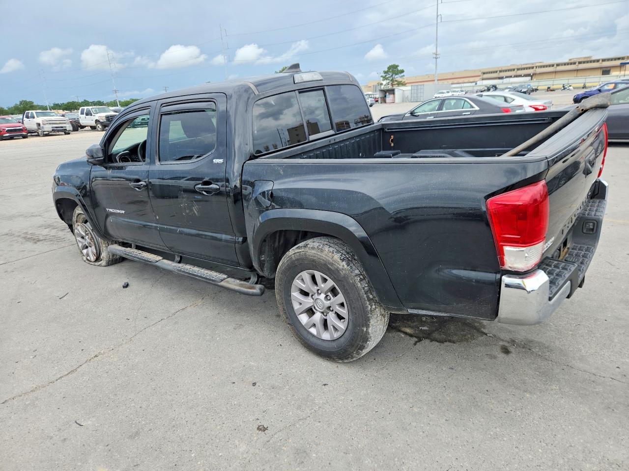2017 TOYOTA TACOMA SR5 V6 photo 3