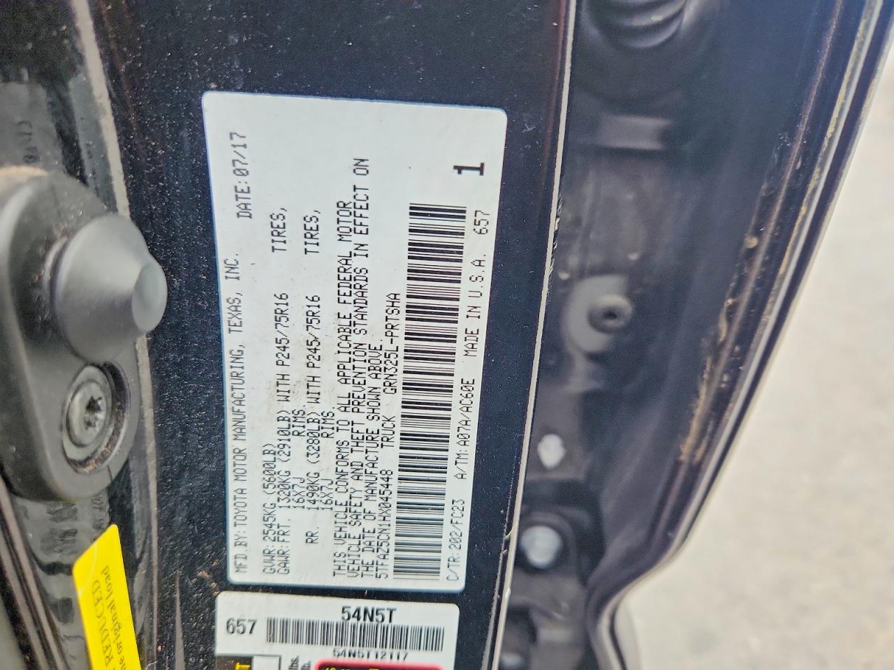 2017 TOYOTA TACOMA SR5 V6 photo 23