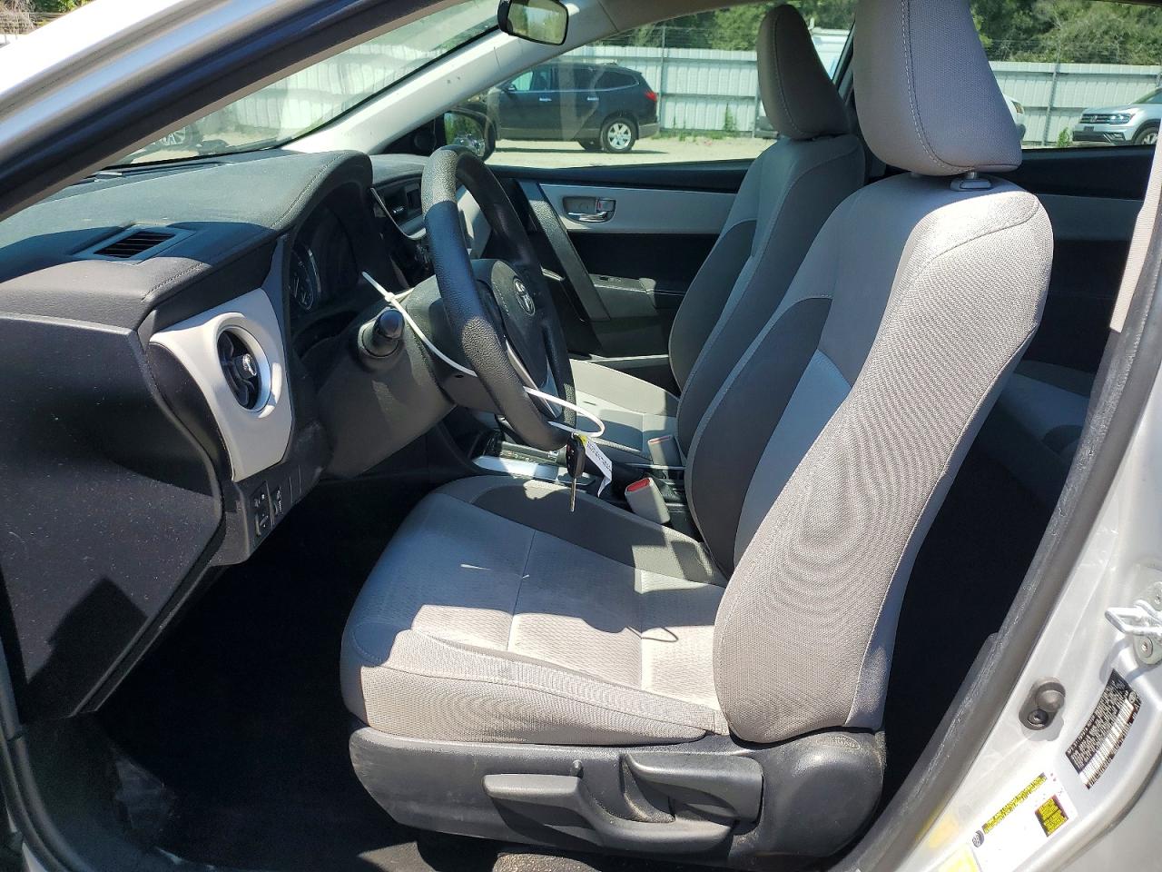 2017 TOYOTA COROLLA LE photo 7