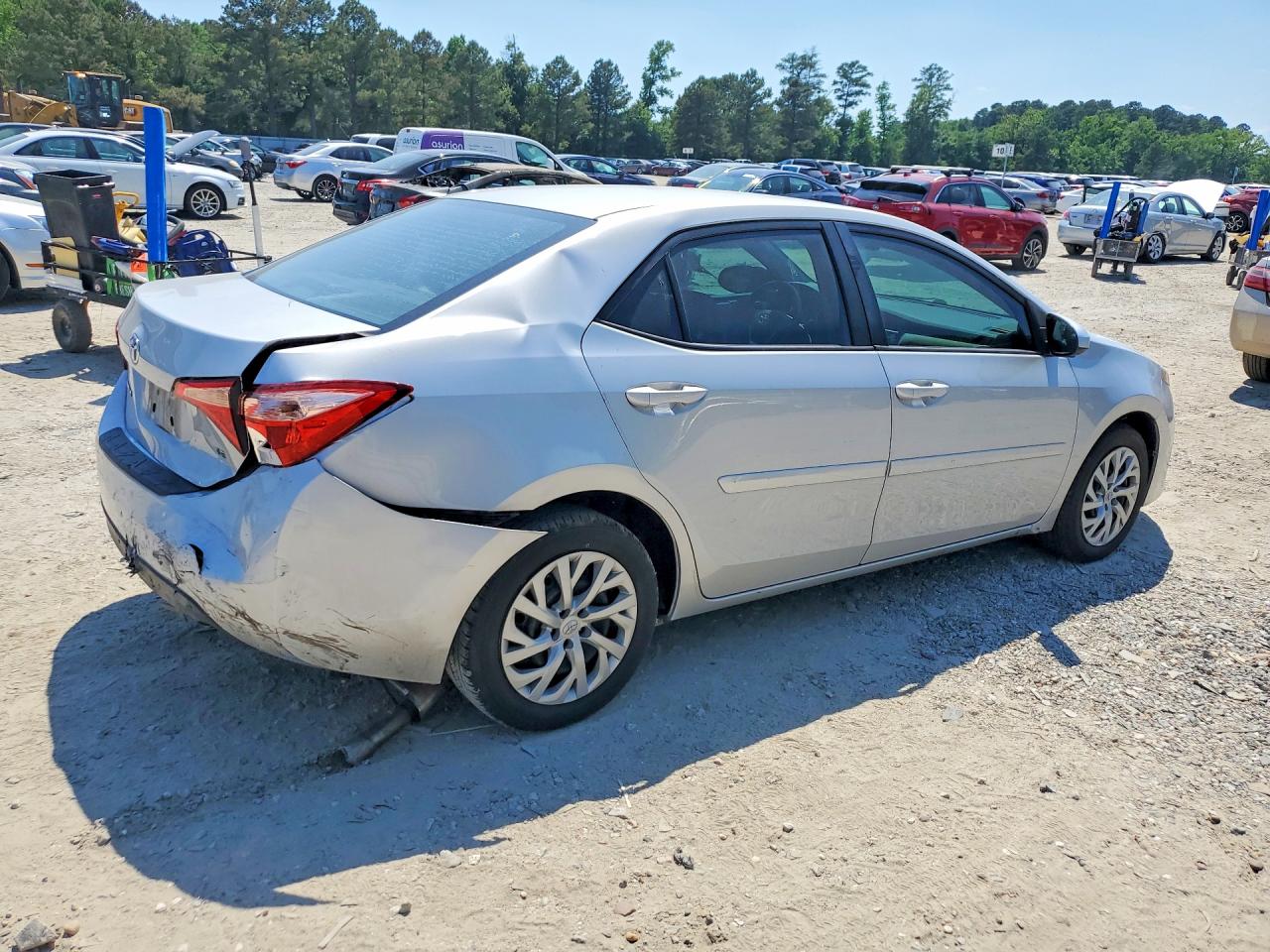 2017 TOYOTA COROLLA LE photo 3