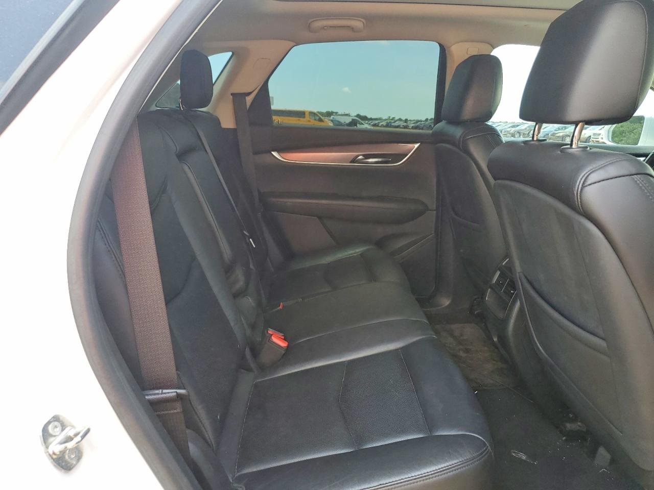 2017 CADILLAC XT5 LUXURY photo 28