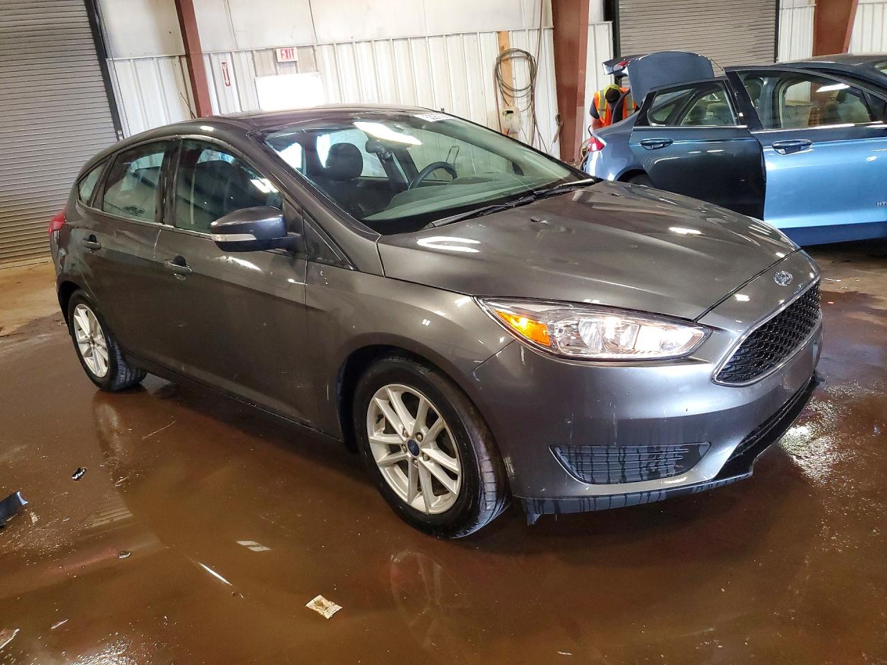 2017 FORD FOCUS SE photo 10
