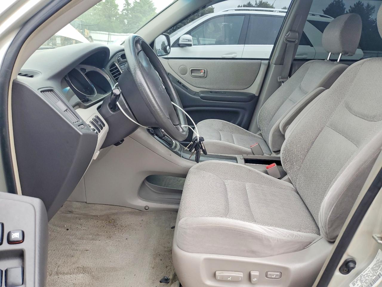 2003 TOYOTA HIGHLANDER LIMITED photo 19