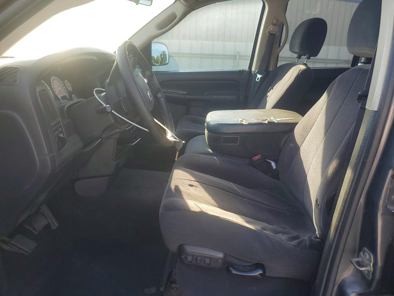 2004 DODGE RAM 1500 ST photo 13