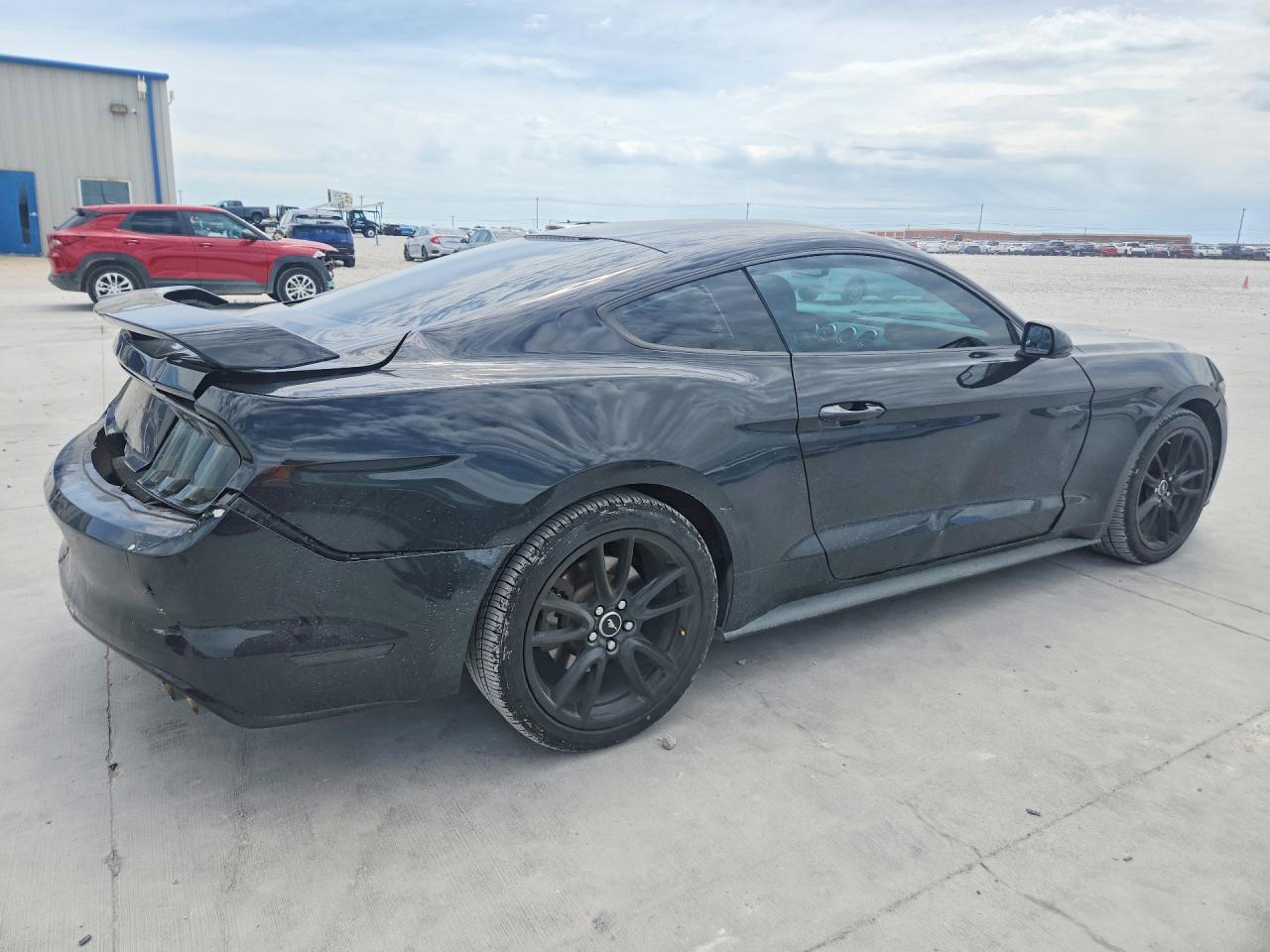 2017 FORD MUSTANG photo 3