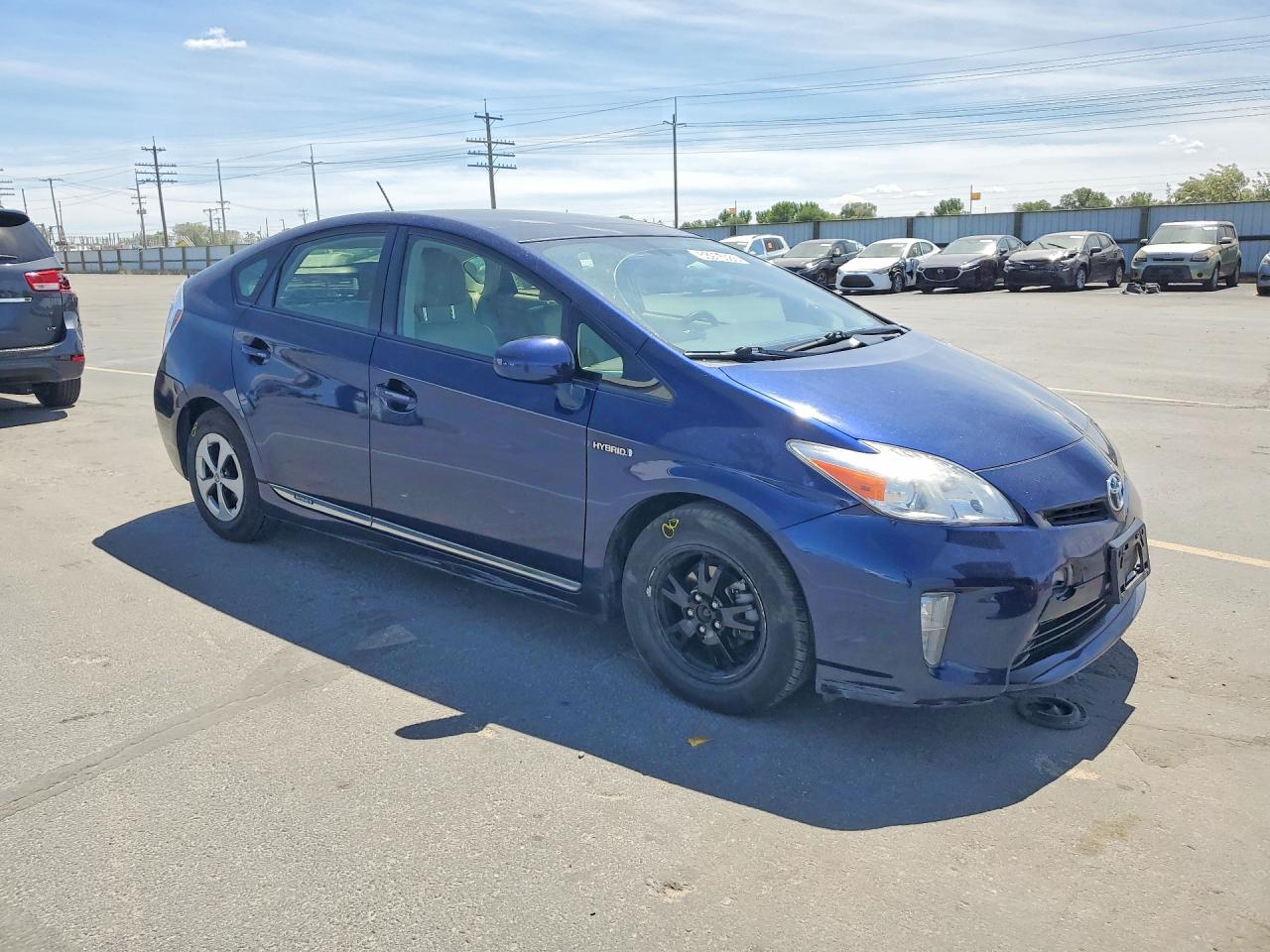 2013 TOYOTA PRIUS FOUR photo 7