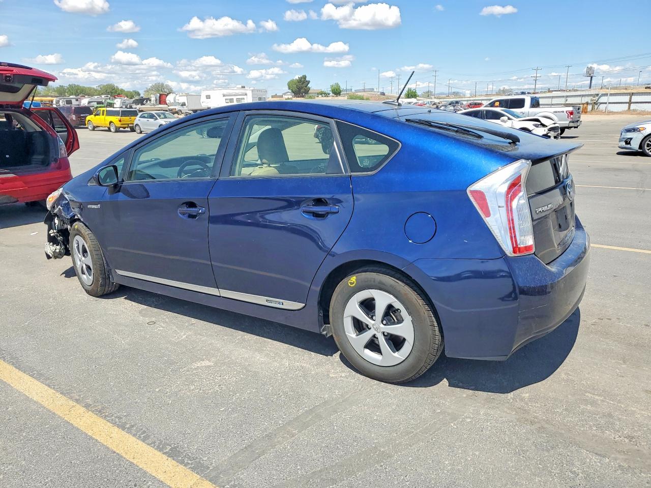 2013 TOYOTA PRIUS FOUR photo 3