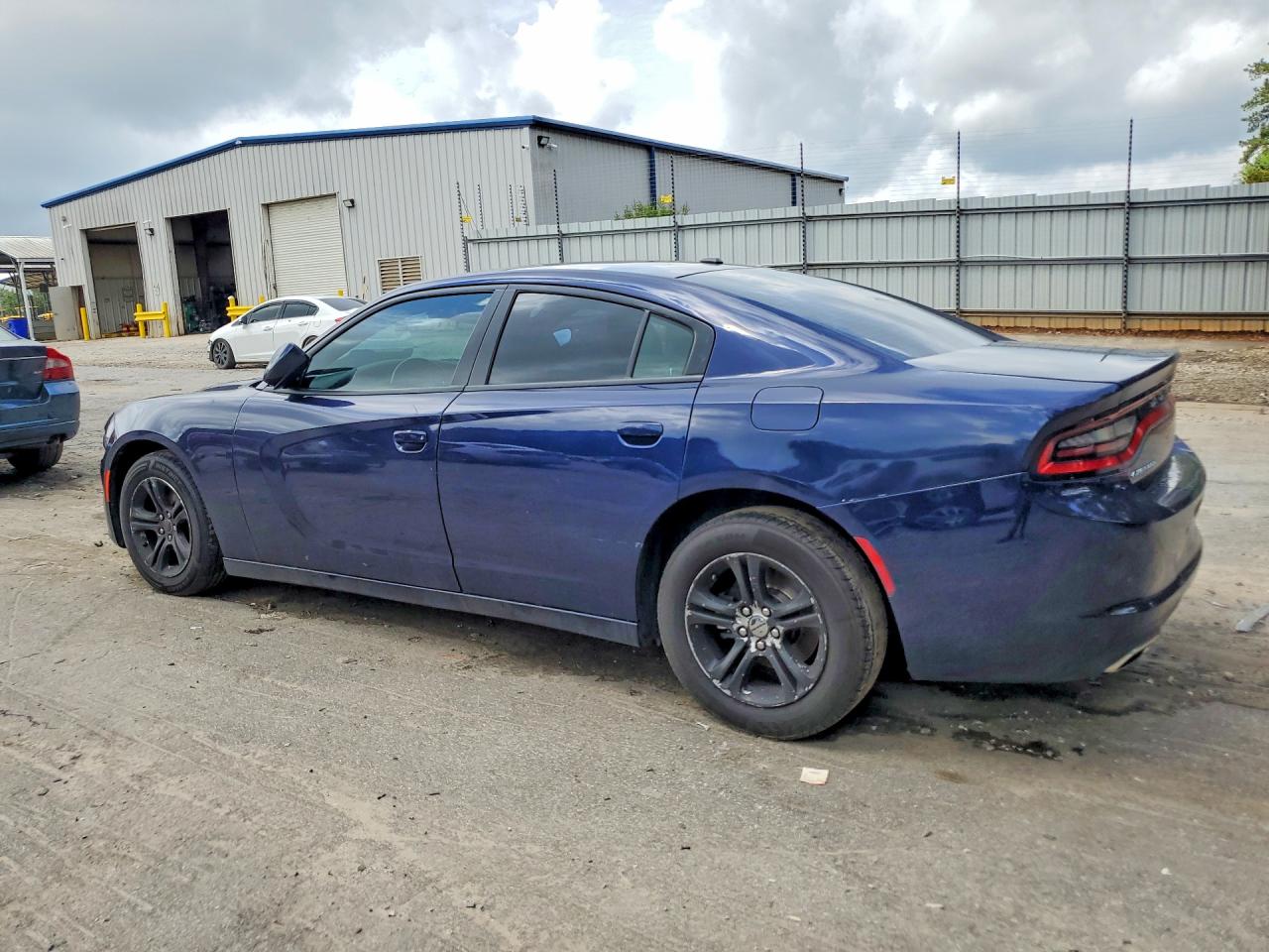 2017 DODGE CHARGER SE photo 3