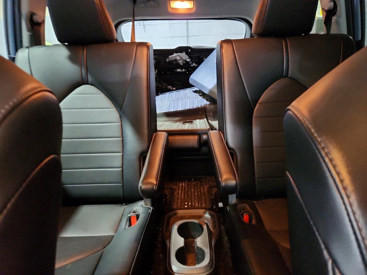 2021 TOYOTA HIGHLANDER XLE photo 28