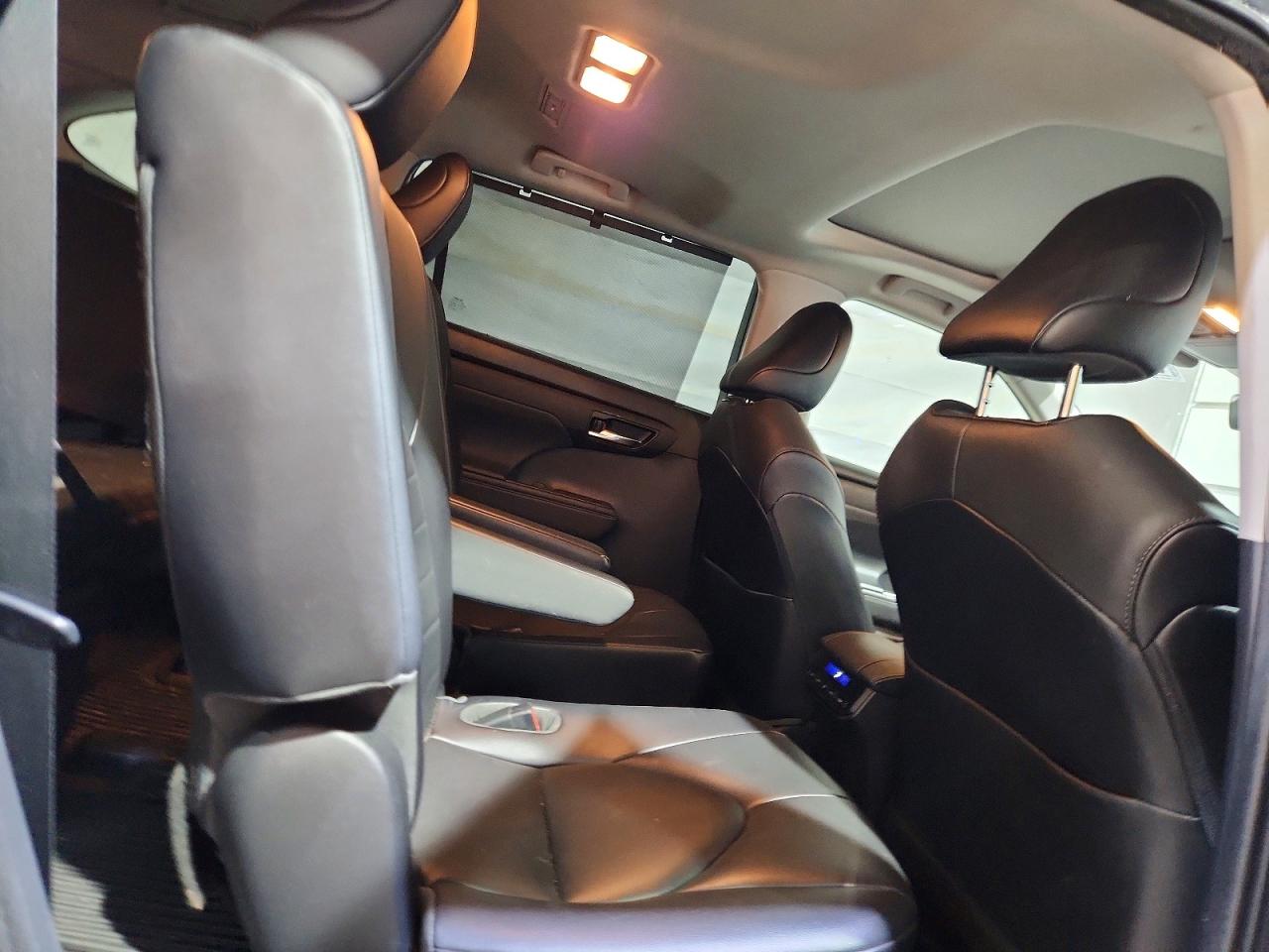 2021 TOYOTA HIGHLANDER XLE photo 31