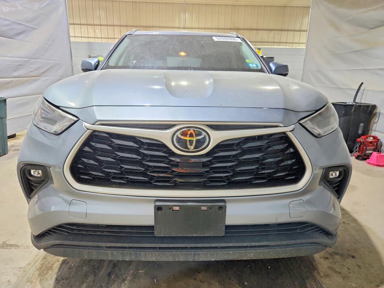 2021 TOYOTA HIGHLANDER XLE photo 13