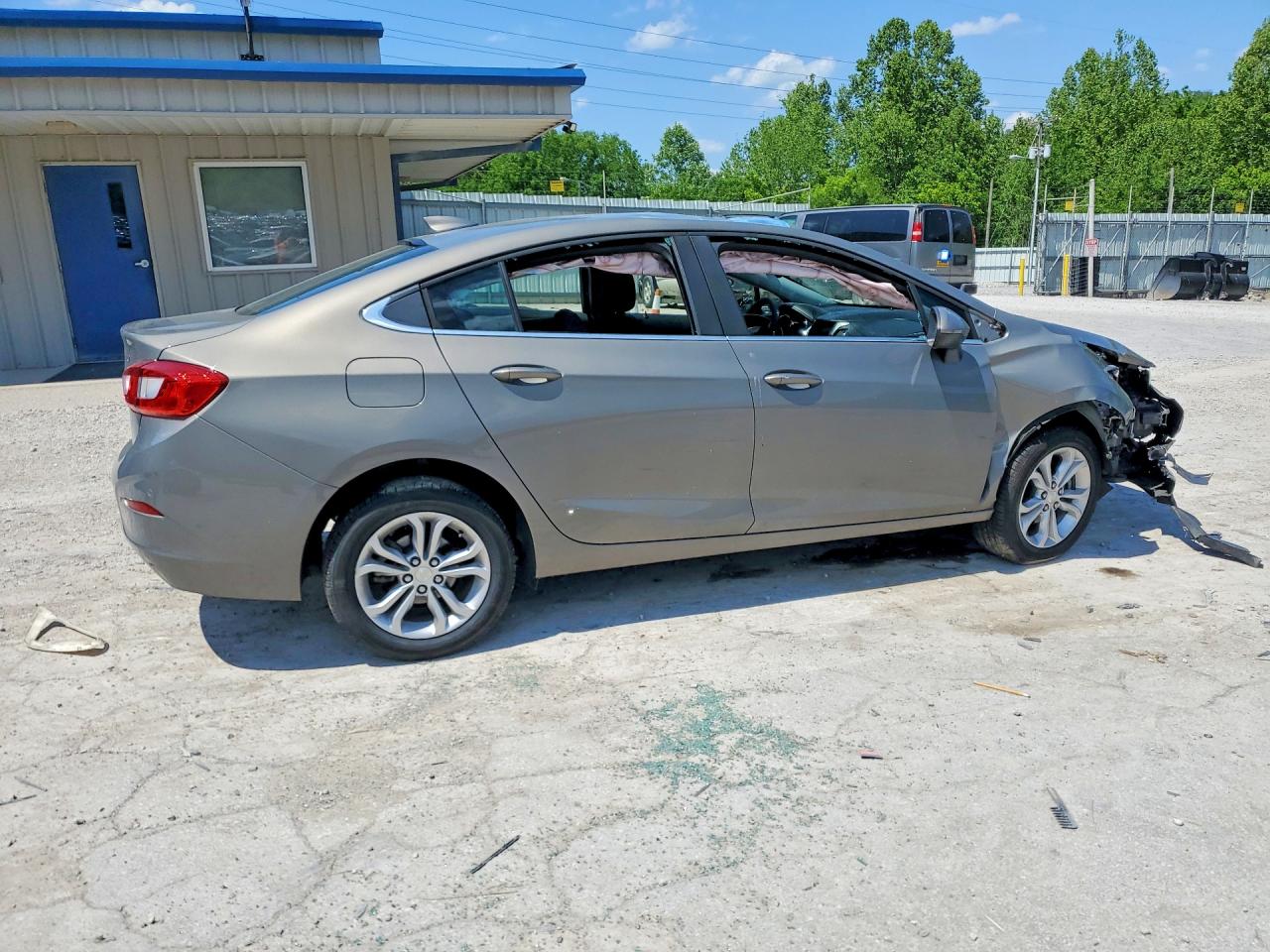 2019 CHEVROLET CRUZE LT photo 5