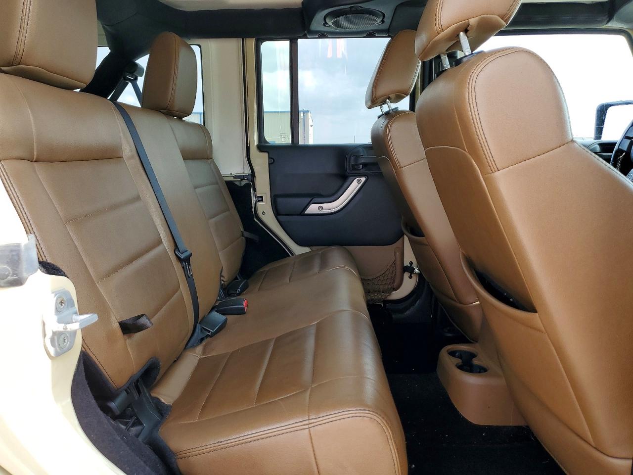 2011 JEEP WRANGLER UNLIMITED SAHARA photo 21