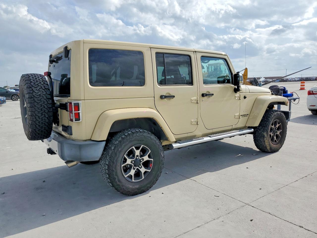 2011 JEEP WRANGLER UNLIMITED SAHARA photo 5
