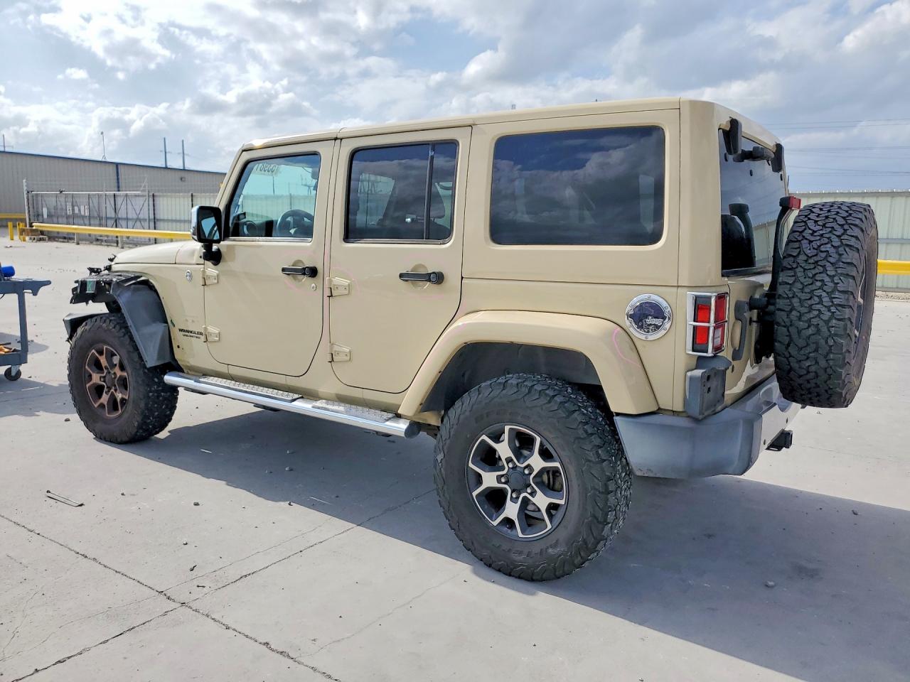 2011 JEEP WRANGLER UNLIMITED SAHARA photo 3