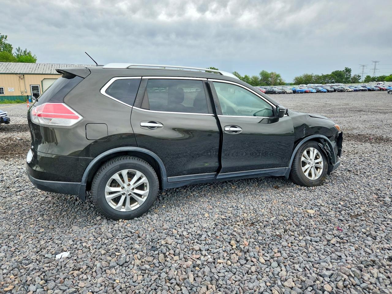 2016 NISSAN ROGUE SV photo 3