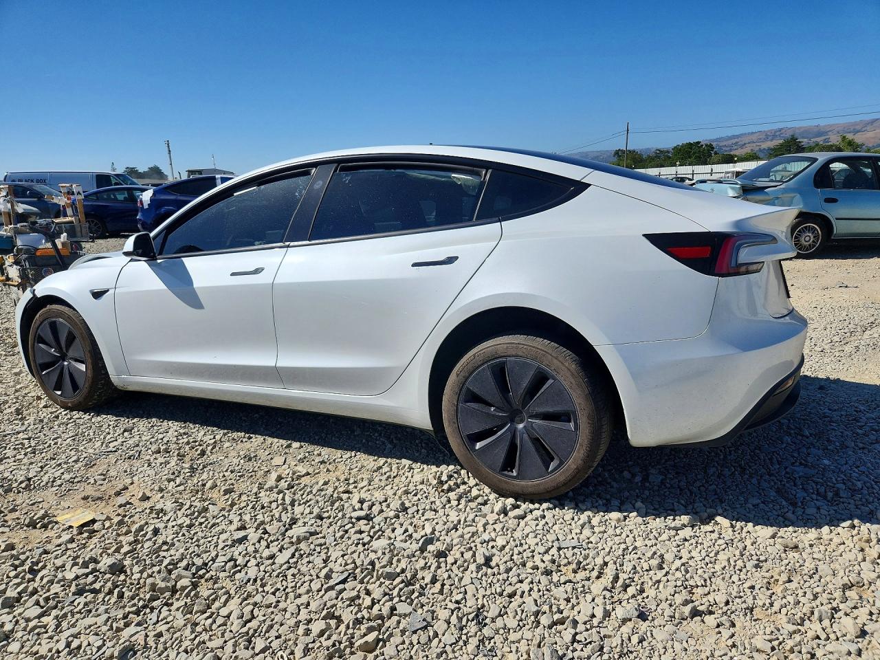 2024 TESLA MODEL 3 photo 4