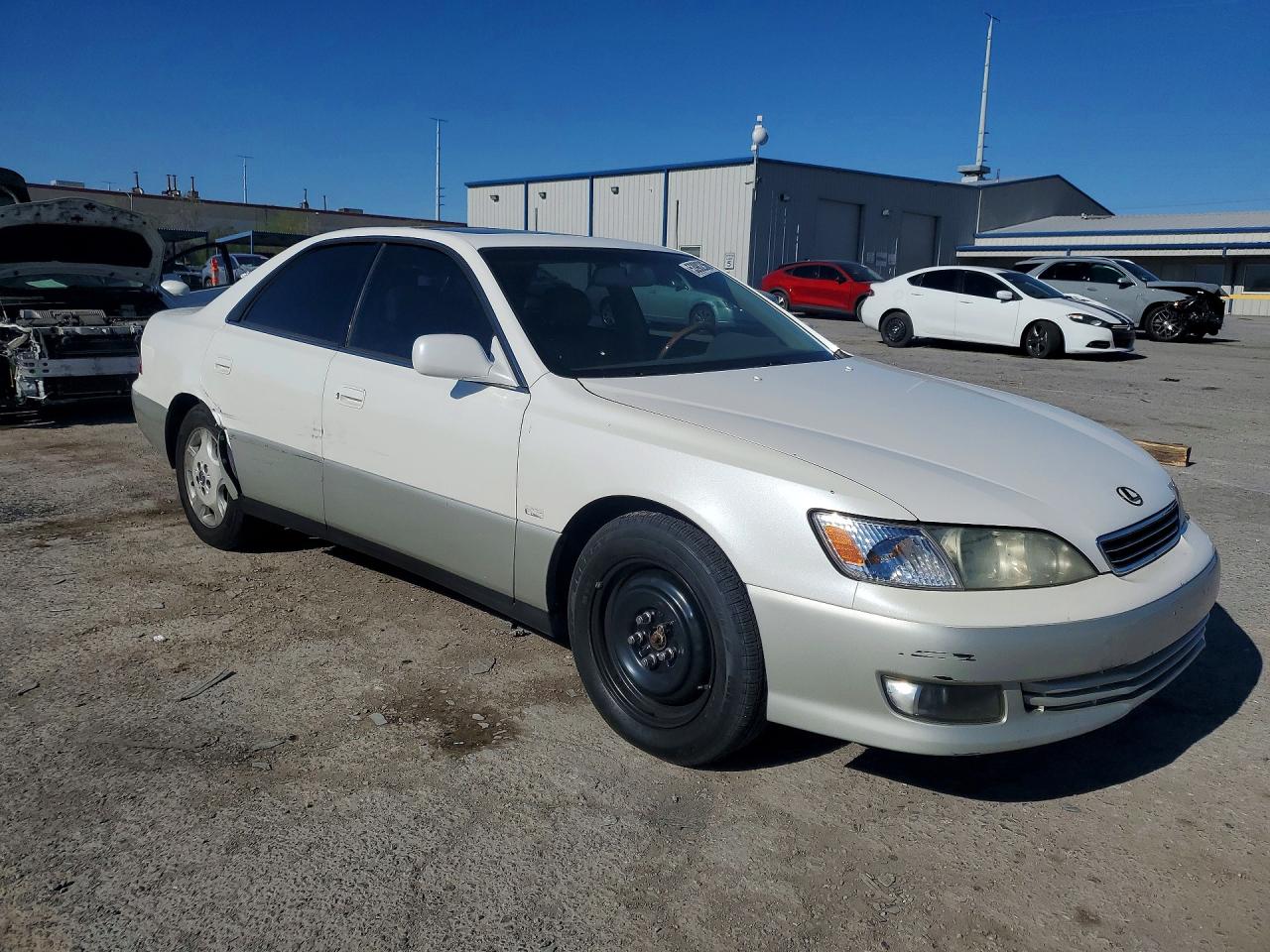 2000 LEXUS ES 300 photo 10