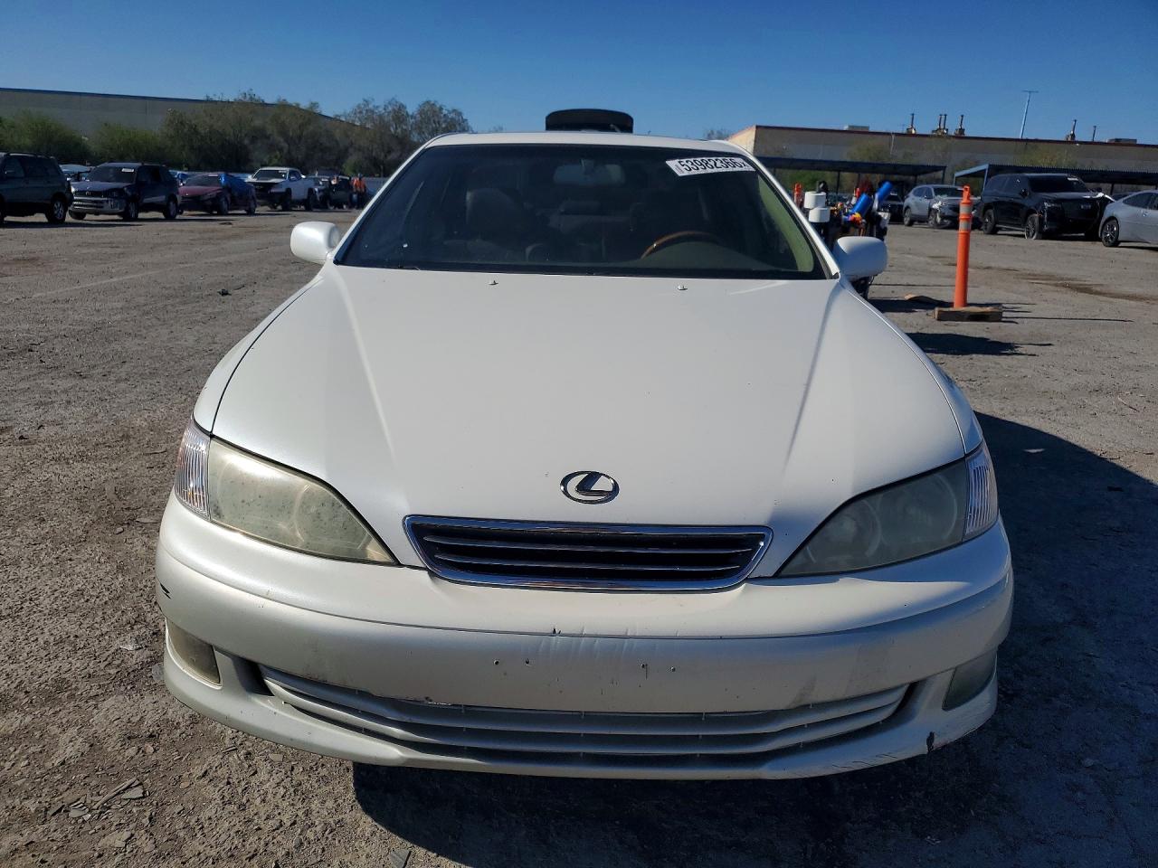 2000 LEXUS ES 300 photo 13