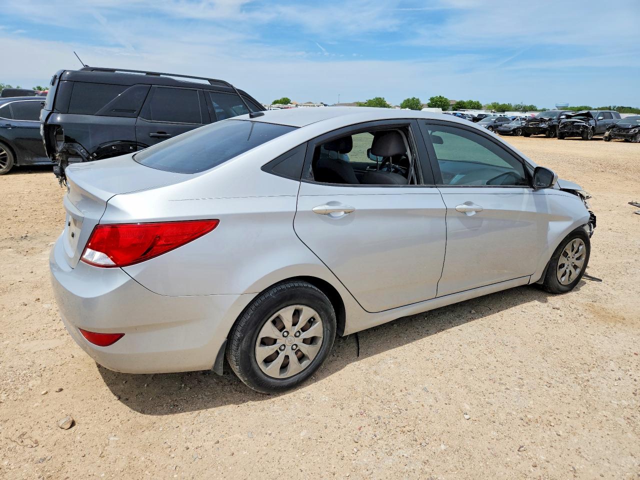 2016 HYUNDAI ACCENT SE photo 5