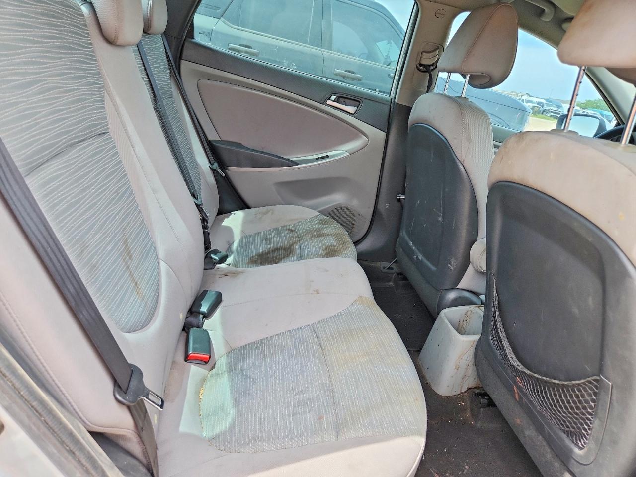 2016 HYUNDAI ACCENT SE photo 19