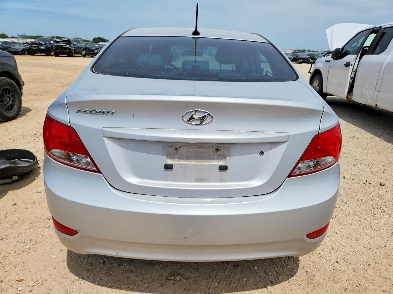 2016 HYUNDAI ACCENT SE photo 11
