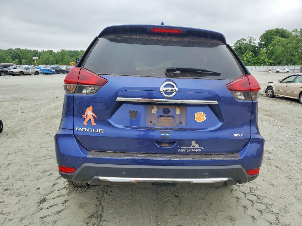 2019 NISSAN ROGUE SV photo 6