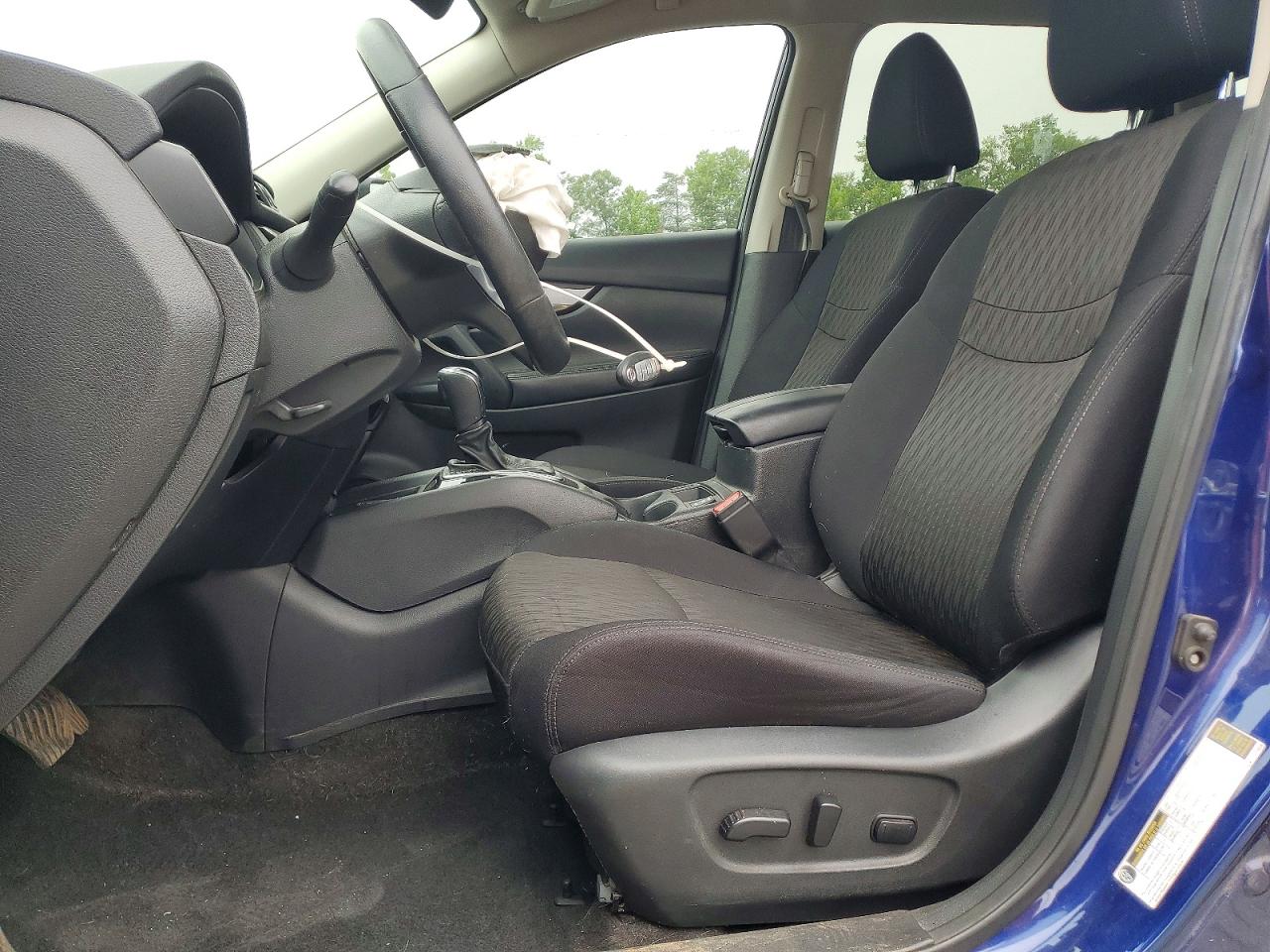 2019 NISSAN ROGUE SV photo 7