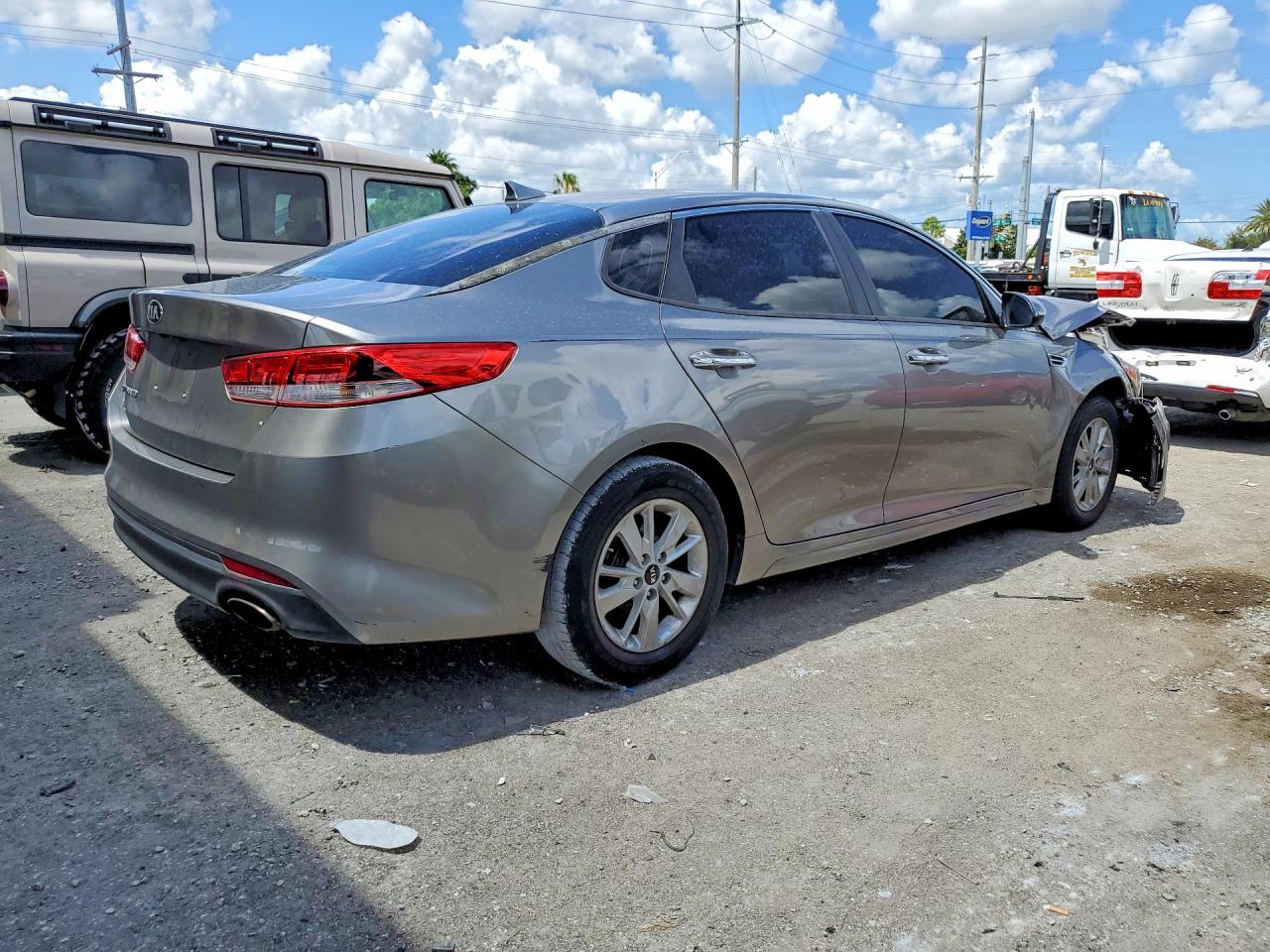 2016 KIA OPTIMA LX photo 5