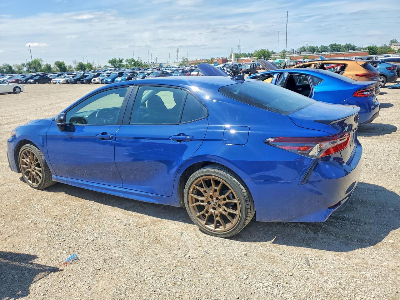 2024 TOYOTA CAMRY photo 4