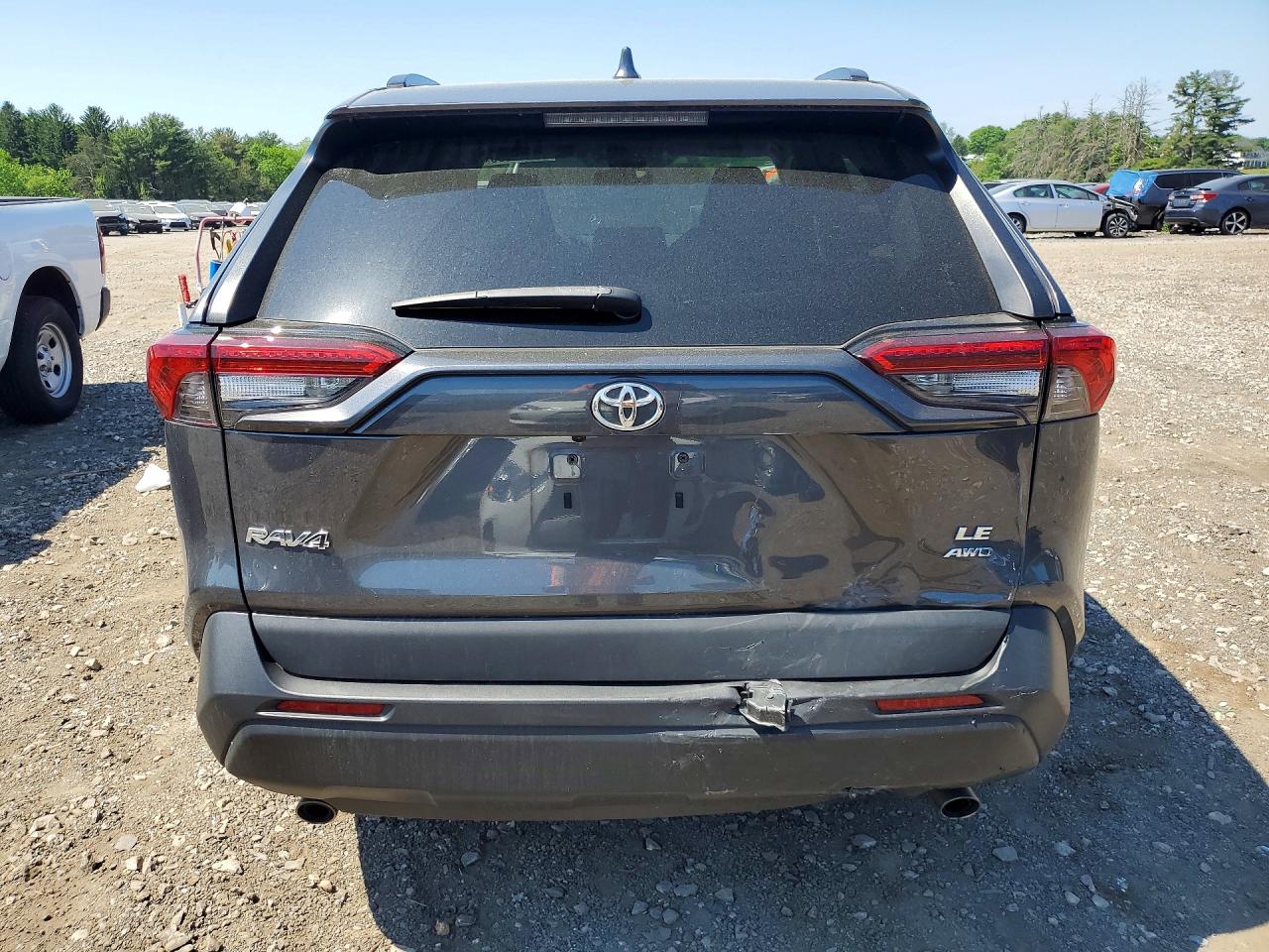 2021 TOYOTA RAV4 LE photo 11