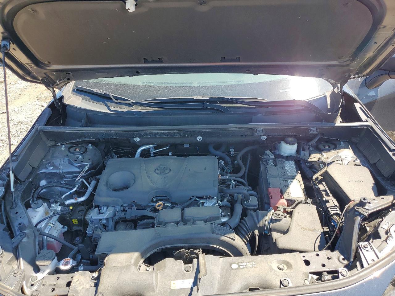 2021 TOYOTA RAV4 LE photo 23