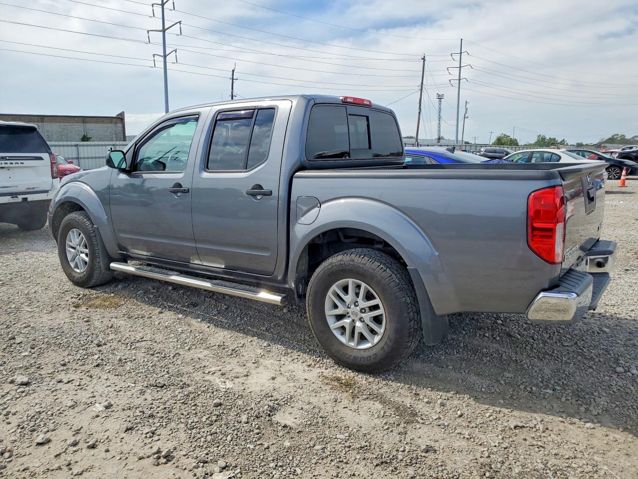 2018 NISSAN FRONTIER SV photo 3