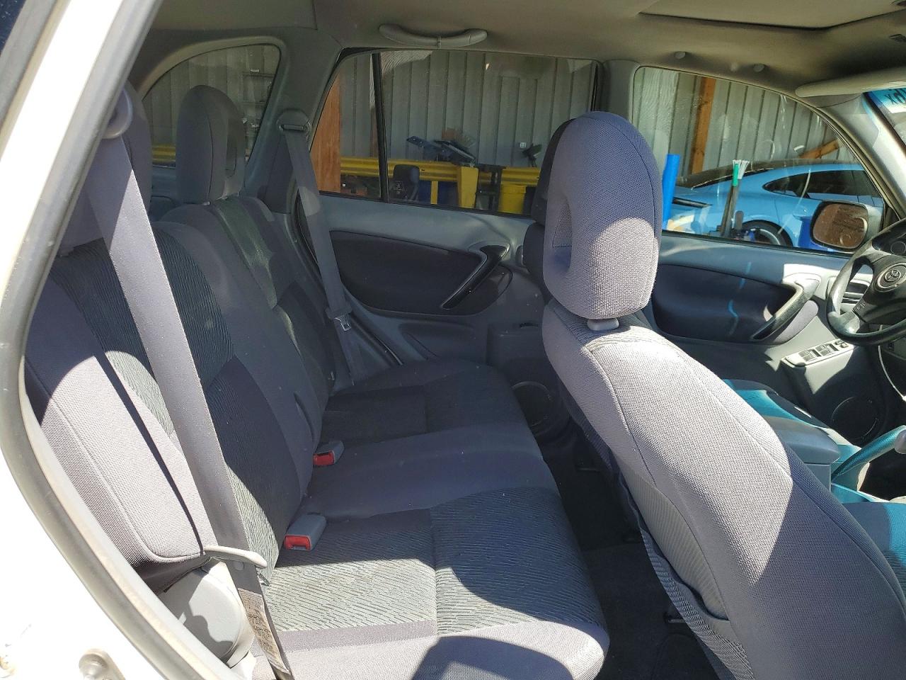 2002 TOYOTA RAV4 BASE photo 28