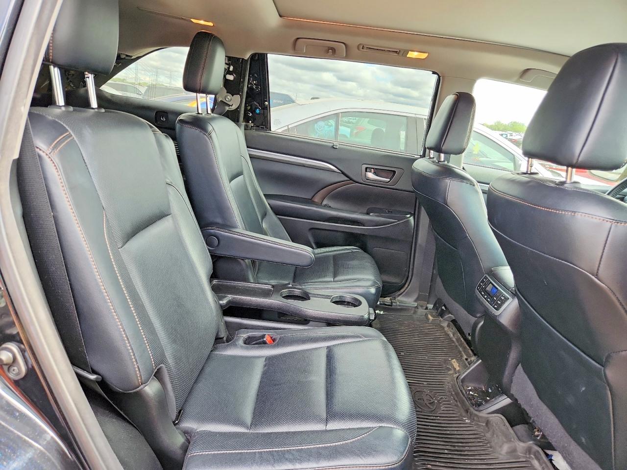 2018 TOYOTA HIGHLANDER LIMITED PLATINUM photo 19